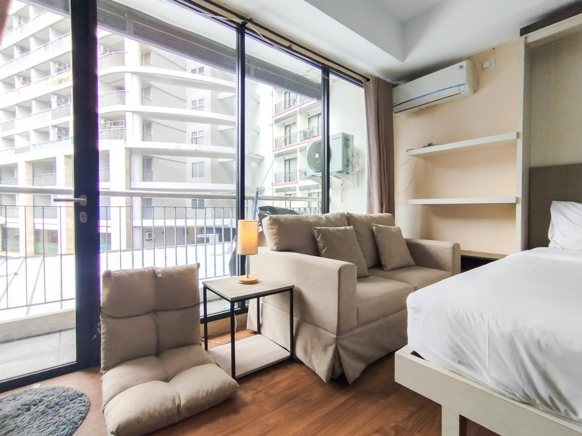 Simply And Comfy Studio Room Apartment Beverly Dago By Travelio Bandung Exterior photo